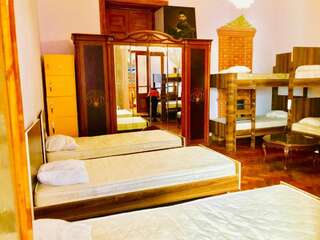 Хостелы The Punjab Residency Баку Кровать в общем 8-местном номере для мужчин и женщин-6