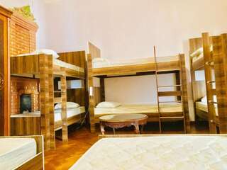 Хостелы The Punjab Residency Баку Кровать в общем 8-местном номере для мужчин и женщин-10