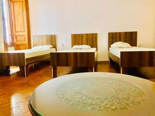 Хостелы The Punjab Residency Баку Кровать в общем 8-местном номере для мужчин и женщин-12