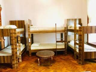 Хостелы The Punjab Residency Баку Кровать в общем 8-местном номере для мужчин и женщин-13